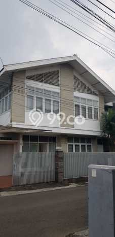 Rumah Elit LB 200m2 Siap Pakai Desain Elegan di Pajajaran, Bandung Rumah Elit LB 200m2 Siap Pakai Desain Elegan di Pajajaran, Bandung