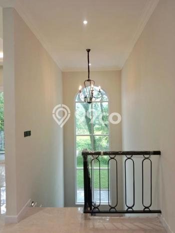 Rumah Nyaman di BSD City, Tangerang, LT 295m² LB 320m² Rumah Nyaman di BSD City, Tangerang, LT 295m² LB 320m²