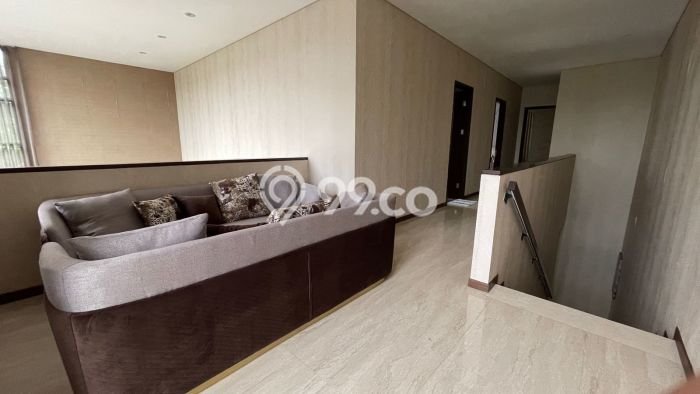 Rumah Elit LB 349m2 Siap Huni Desain Elegan di BSD, Tangerang Rumah Elit LB 349m2 Siap Huni Desain Elegan di BSD, Tangerang