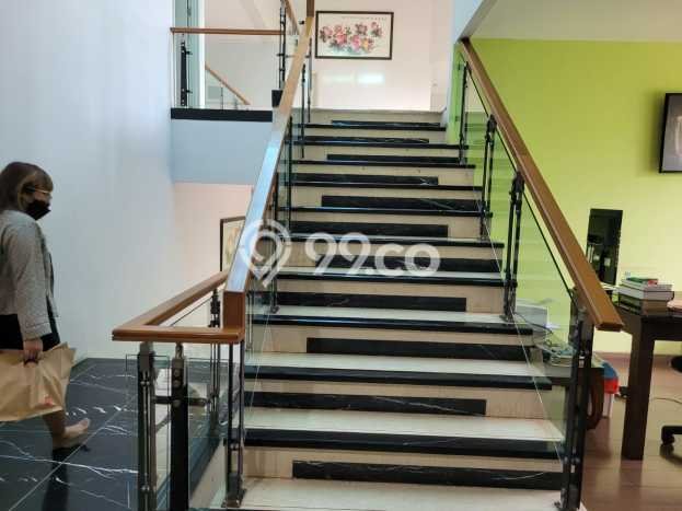 Jual Segera Rumah LT 644m² / LB 800m² di Pusat Kota BSD, Tangerang Jual Segera Rumah LT 644m² / LB 800m² di Pusat Kota BSD, Tangerang