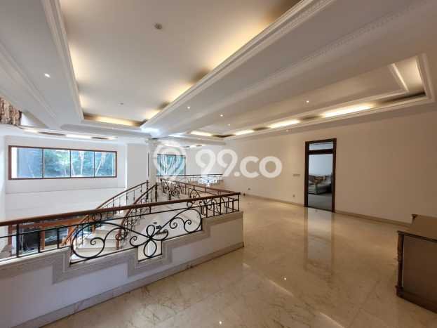Jual Rumah Luas Megah Dengan View Eksklusif di Setra Duta, Bandung Jual Rumah Luas Megah Dengan View Eksklusif di Setra Duta, Bandung
