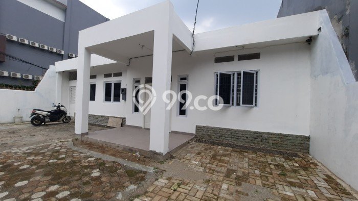 Lokasi terbaik! Rumah siap pakai dikontrakkan di Mampang Prapatan LB 250m2 Lokasi terbaik! Rumah siap pakai dikontrakkan di Mampang Prapatan LB 250m2