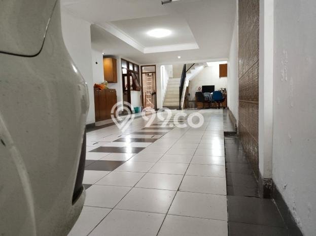 Siap Huni Rumah Mewah 7 Kamar di Palmerah Dekat ke Mana Saja Siap Huni Rumah Mewah 7 Kamar di Palmerah Dekat ke Mana Saja