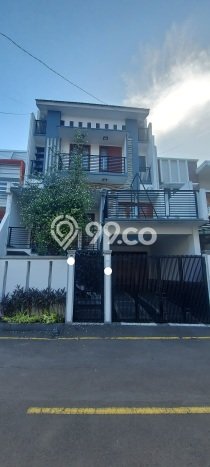 Siap Huni Rumah Mewah 7 Kamar di Palmerah Dekat ke Mana Saja Siap Huni Rumah Mewah 7 Kamar di Palmerah Dekat ke Mana Saja