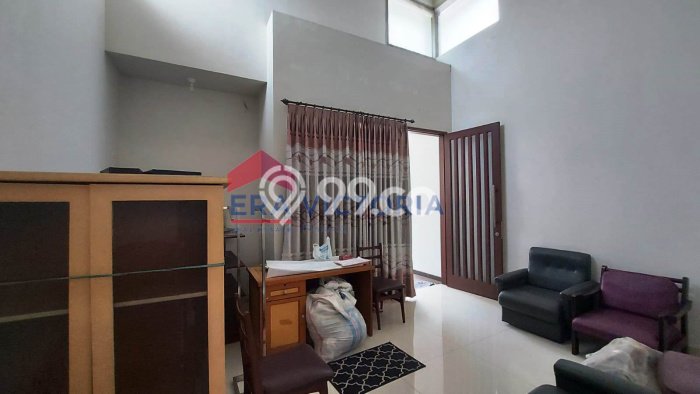 Rumah Elit LB 325m2 Siap Huni Desain Elegan di Balearjosari, Malang Rumah Elit LB 325m2 Siap Huni Desain Elegan di Balearjosari, Malang