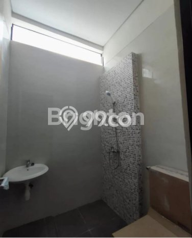 PROMO TERBATAS! Rumah Berkualitas area Rungkut, Surabaya, Luas 67m² Bangunan 100m² PROMO TERBATAS! Rumah Berkualitas area Rungkut, Surabaya, Luas 67m² Bangunan 100m²