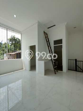 Rumah Mewah LB 834m2 Siap Pakai Desain Elegan di Cijantung, Jakarta Timur Rumah Mewah LB 834m2 Siap Pakai Desain Elegan di Cijantung, Jakarta Timur