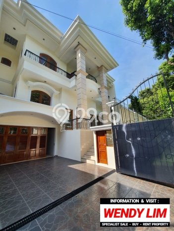 Dijual Rumah Premium dengan Fasilitas Sekitar Komplit di Pondok Indah, Jakarta Selatan Dijual Rumah Premium dengan Fasilitas Sekitar Komplit di Pondok Indah, Jakarta Selatan