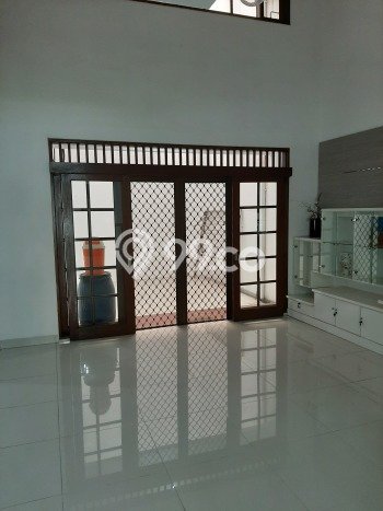 LOKASI STRATEGIS! Rumah di Permata Buana, Dekat Tol, 4 KT, LT 180m² LB 265m² LOKASI STRATEGIS! Rumah di Permata Buana, Dekat Tol, 4 KT, LT 180m² LB 265m²