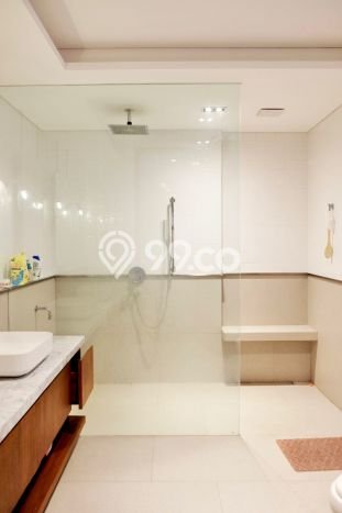 Rumah Elit LB 700m2 Siap Pakai Desain Elegan di Bintaro, Tangerang Selatan Rumah Elit LB 700m2 Siap Pakai Desain Elegan di Bintaro, Tangerang Selatan