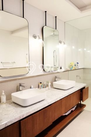 Rumah Elit LB 700m2 Siap Pakai Desain Elegan di Bintaro, Tangerang Selatan Rumah Elit LB 700m2 Siap Pakai Desain Elegan di Bintaro, Tangerang Selatan