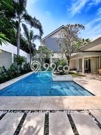 Rumah LT 772m² / LB 600m² Pemandangan Kota di Kemang, Jakarta Selatan Rumah LT 772m² / LB 600m² Pemandangan Kota di Kemang, Jakarta Selatan
