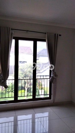 HOT LISTING! Rumah Untuk Investasi area Graha Raya, LT 179m² LB 162m² HOT LISTING! Rumah Untuk Investasi area Graha Raya, LT 179m² LB 162m²