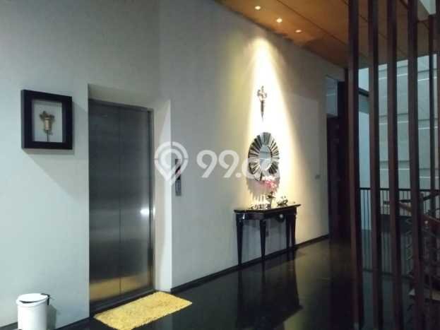 Rumah Mewah LB 1000m2 Siap Huni Desain Elegan di Setra Duta, Bandung Rumah Mewah LB 1000m2 Siap Huni Desain Elegan di Setra Duta, Bandung