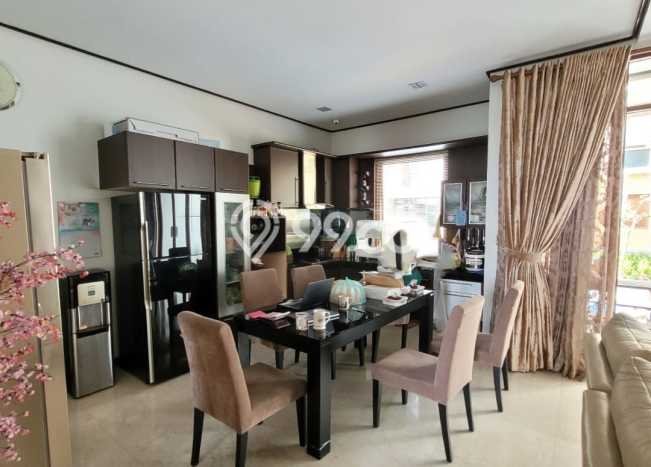 For Sale! Luxury House LT 168m2 Desain Elegan di Setra Duta For Sale! Luxury House LT 168m2 Desain Elegan di Setra Duta