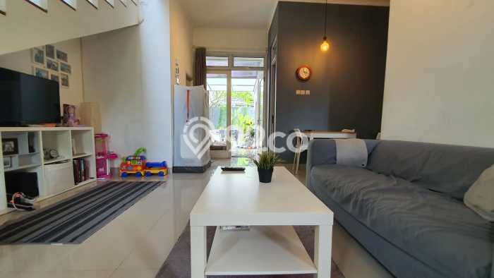 Rumah Luas Asri 3 KT Siap Pakai di Rempoa Tangerang Selatan Rumah Luas Asri 3 KT Siap Pakai di Rempoa Tangerang Selatan