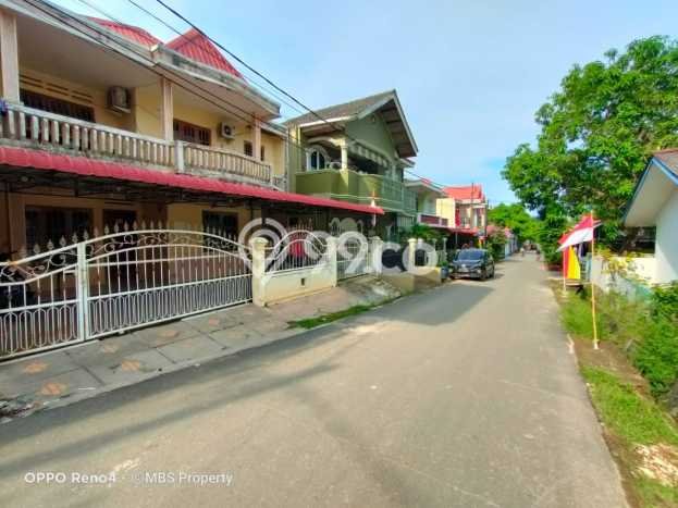DIJUAL CEPAT! Rumah Premium di Bengkong, Batam, Luas 150m² Bangunan 200m² BISA KPR! DIJUAL CEPAT! Rumah Premium di Bengkong, Batam, Luas 150m² Bangunan 200m² BISA KPR!