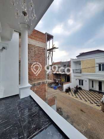 For Sale Rumah 3 Kamar Lokasi Ideal Bagus dan Strategis di Jagakarsa For Sale Rumah 3 Kamar Lokasi Ideal Bagus dan Strategis di Jagakarsa
