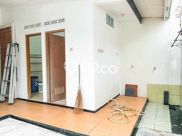 Disewakan Segera Rumah Kondisi Baik di Area Lippo Cikarang, Cikarang Disewakan Segera Rumah Kondisi Baik di Area Lippo Cikarang, Cikarang