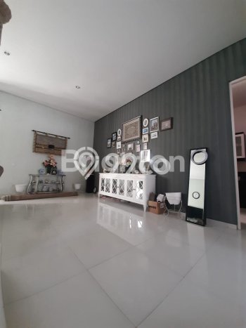 Rumah Kawasan Gunung-gunung, Luas 180m2m², LB 240m2m² Rumah Kawasan Gunung-gunung, Luas 180m2m², LB 240m2m²