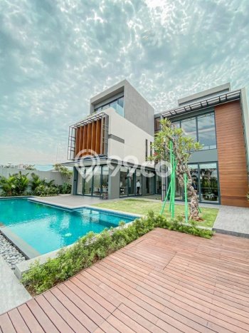Ready to Use! Premium House LT 601m2 Desain Modern di BSD Ready to Use! Premium House LT 601m2 Desain Modern di BSD