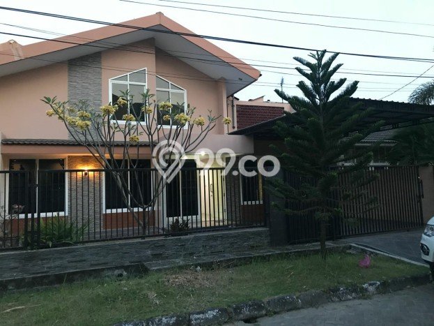 HARGA TERBAIK! Rumah Berkualitas area Dukuh Pakis, Luas 330m2m² LB 275m2m² HARGA TERBAIK! Rumah Berkualitas area Dukuh Pakis, Luas 330m2m² LB 275m2m²