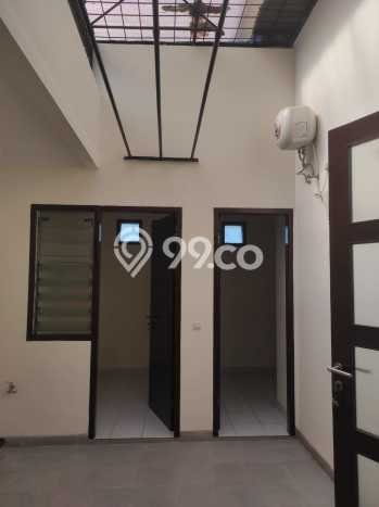 Rumah Mewah LB 225m2 Siap Pakai Desain Elegan di Semanan, Jakarta Barat Rumah Mewah LB 225m2 Siap Pakai Desain Elegan di Semanan, Jakarta Barat