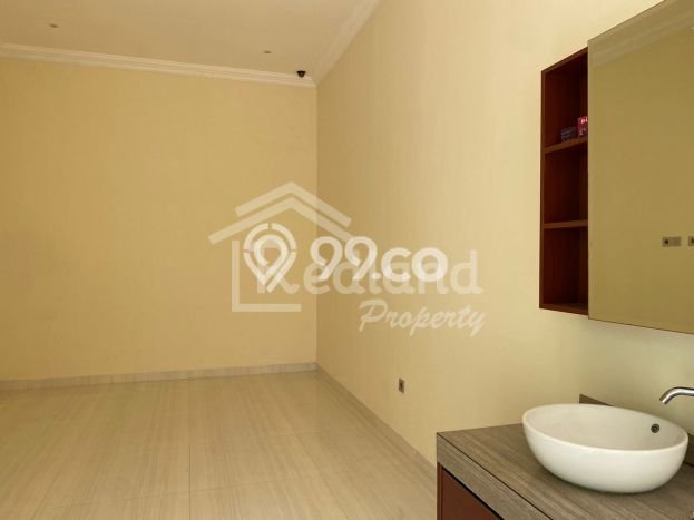 Rumah Elit Modern Tanpa Renovasi di Pleburan Semarang Rumah Elit Modern Tanpa Renovasi di Pleburan Semarang