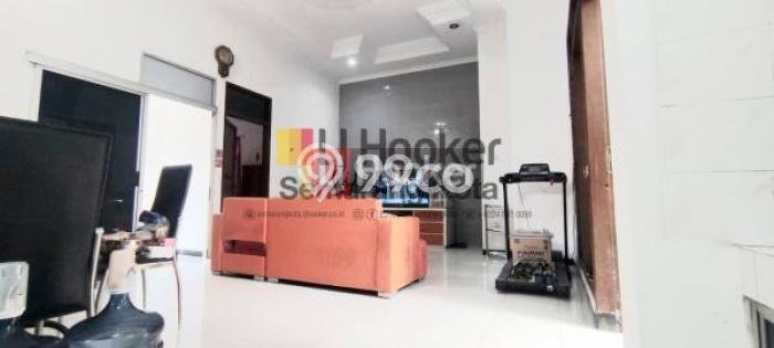 For Sale Rumah 4 Kamar Lokasi Ideal Bagus dan Strategis di Genuk For Sale Rumah 4 Kamar Lokasi Ideal Bagus dan Strategis di Genuk