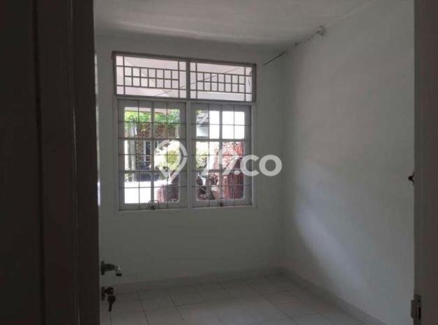 For Sale Hunian Rumah Nyaman 4 KT di Bintaro, Tangerang Selatan For Sale Hunian Rumah Nyaman 4 KT di Bintaro, Tangerang Selatan