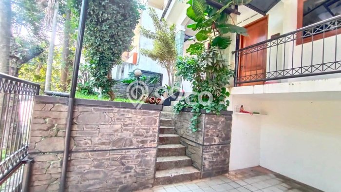 Disewakan! Rumah 4 Kamar Tidur &
2 Kamar Mandi di Setra Duta, Bandung Disewakan! Rumah 4 Kamar Tidur &
2 Kamar Mandi di Setra Duta, Bandung