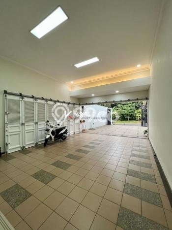 Dijual Rumah Luas Elegan Dengan View Eksklusif di Pondok Indah, Jakarta Selatan Dijual Rumah Luas Elegan Dengan View Eksklusif di Pondok Indah, Jakarta Selatan