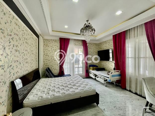 Dijual Rumah Luas Megah Dengan View Eksklusif di Pejaten, Jakarta Selatan Dijual Rumah Luas Megah Dengan View Eksklusif di Pejaten, Jakarta Selatan
