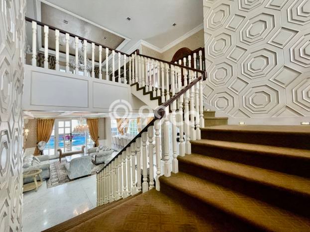 Dijual Rumah Luas Megah Dengan View Eksklusif di Pejaten, Jakarta Selatan Dijual Rumah Luas Megah Dengan View Eksklusif di Pejaten, Jakarta Selatan
