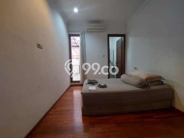 Rumah LT 140m² / LB 128m² One Gate System di Pondok Indah, Jakarta Selatan Rumah LT 140m² / LB 128m² One Gate System di Pondok Indah, Jakarta Selatan