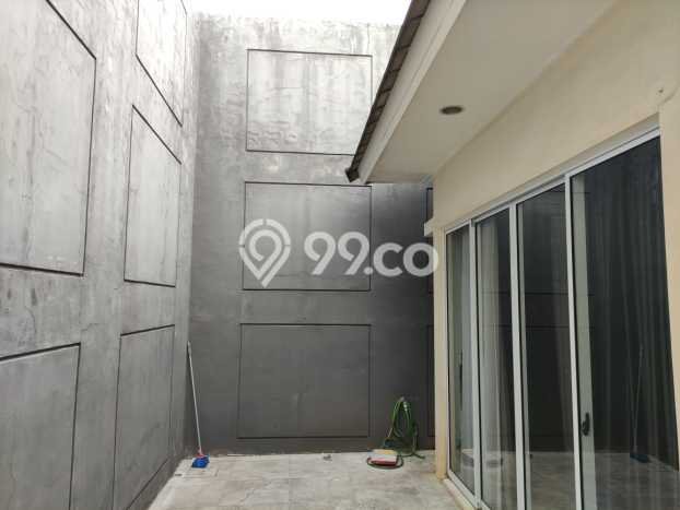 Disewakan! Rumah 3 Kamar Tidur &
3 Kamar Mandi di BSD Green Wich, Tangerang Disewakan! Rumah 3 Kamar Tidur &
3 Kamar Mandi di BSD Green Wich, Tangerang