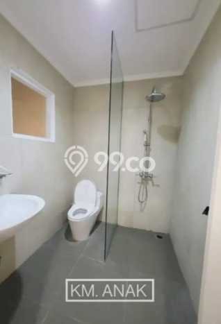Bisa KPR! Rumah Asri area Srengseng, Luas 113m² Bangunan 225m² Bisa KPR! Rumah Asri area Srengseng, Luas 113m² Bangunan 225m²
