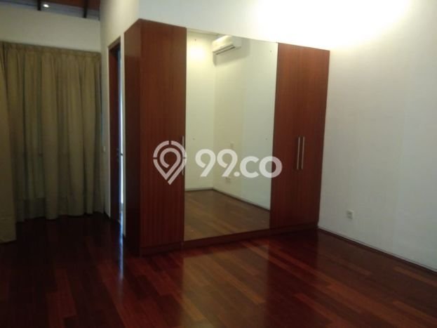 Disewakan! Rumah 5 Kamar Tidur &
4 Kamar Mandi di Antasari, Jakarta Selatan Disewakan! Rumah 5 Kamar Tidur &
4 Kamar Mandi di Antasari, Jakarta Selatan