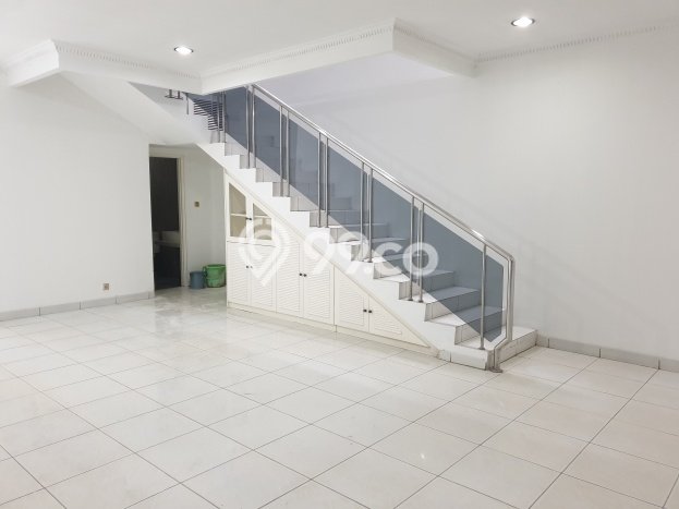 Dijual Rumah Luas Megah Dengan View Eksklusif di Intercon, Jakarta Barat Dijual Rumah Luas Megah Dengan View Eksklusif di Intercon, Jakarta Barat