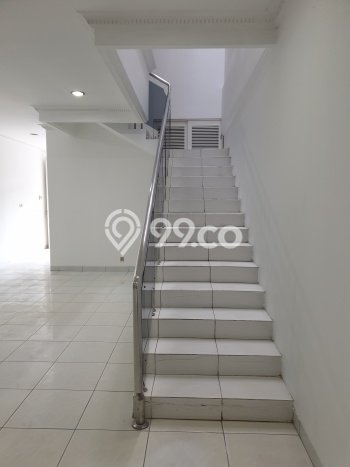 Dijual Rumah Luas Megah Dengan View Eksklusif di Intercon, Jakarta Barat Dijual Rumah Luas Megah Dengan View Eksklusif di Intercon, Jakarta Barat