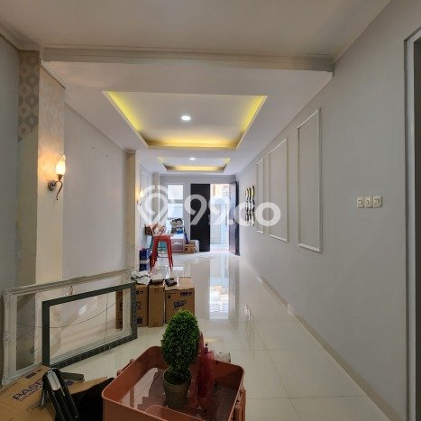 HARGA SPESIAL! Rumah Modern area Green Ville, Jakarta Barat, Luas 90m² Bangunan 165m² Bisa Nego! HARGA SPESIAL! Rumah Modern area Green Ville, Jakarta Barat, Luas 90m² Bangunan 165m² Bisa Nego!