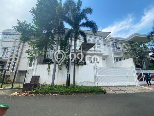 HARGA TERBAIK! Rumah Berkualitas di Pondok Indah, LT 205m² LB 200m² HARGA TERBAIK! Rumah Berkualitas di Pondok Indah, LT 205m² LB 200m²