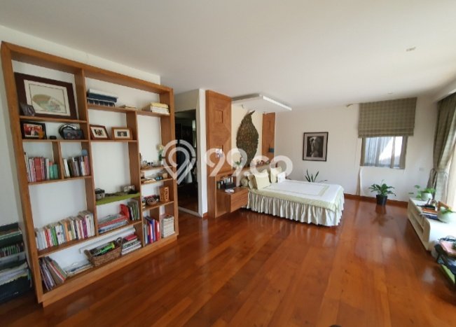 Rumah Elit Modern Tanpa Renovasi di Pejaten Jakarta Selatan Rumah Elit Modern Tanpa Renovasi di Pejaten Jakarta Selatan