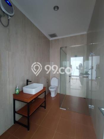 INVESTASI TEPAT! Rumah di BSD City, Luas 105m² Bangunan 210m² INVESTASI TEPAT! Rumah di BSD City, Luas 105m² Bangunan 210m²