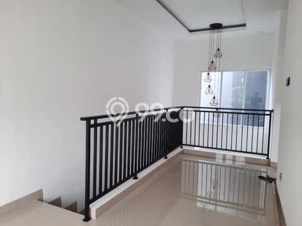 Rumah Baru 2 Lantai SHM Di Cluster Graha Raya Harga Nego Rumah Baru 2 Lantai SHM Di Cluster Graha Raya Harga Nego