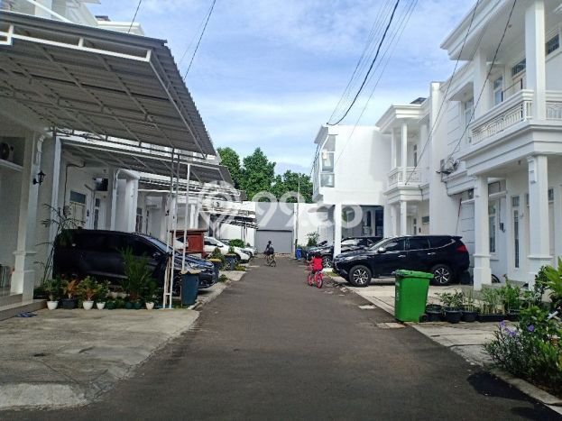 Hunian Cantik Modern Lb 155m2 di Duren Sawit, Jakarta Timur Hunian Cantik Modern Lb 155m2 di Duren Sawit, Jakarta Timur