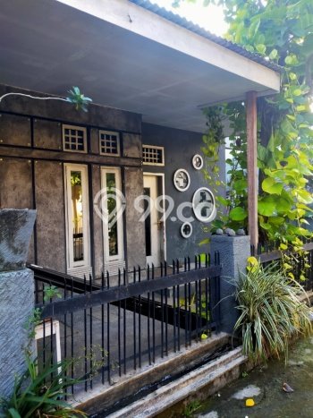 Rumah Bagus Siap Pakai Di Manahan Luas 200m2 Aman Rumah Bagus Siap Pakai Di Manahan Luas 200m2 Aman