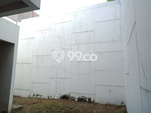 PROPERTI PILIHAN! Rumah Asri di Green Lake City, LT 144m² LB 220m² PROPERTI PILIHAN! Rumah Asri di Green Lake City, LT 144m² LB 220m²