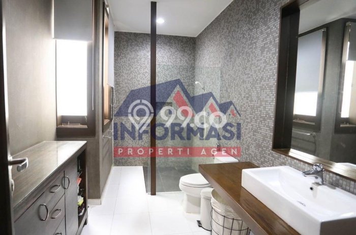 Rumah Mewah LB 320m2 Siap Huni Desain Elegan di Pondok Indah, Jakarta Selatan Rumah Mewah LB 320m2 Siap Huni Desain Elegan di Pondok Indah, Jakarta Selatan