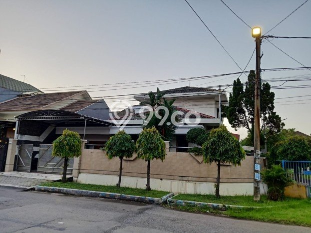 Best Deal Hunian Premium Ideal dan Luas di Wonocolo, Surabaya Best Deal Hunian Premium Ideal dan Luas di Wonocolo, Surabaya